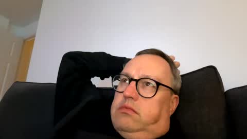 Snapshot of bihudddds chatting on December 22, 5:10 pm Just call me master online show from December 22, 5:10 pm