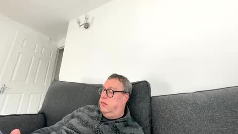 Snapshot of bihudddds chatting on February 1, 9:41 am Just call me master online show from February 1, 9:41 am