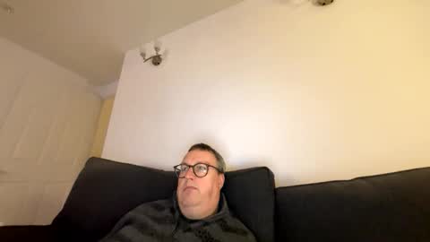 Snapshot of bihudddds chatting on February 1, 9:57 pm Just call me master online show from February 1, 9:57 pm