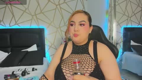 Snapshot of biigcandy_ chatting on September 27, 7:02 am Violeta violetahils online show from September 27, 7:02 am