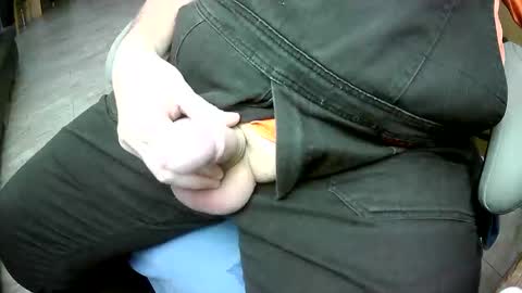 Snapshot of bikeman17 chatting on December 23, 10:24 am bikeman17 online show from December 23, 10:24 am