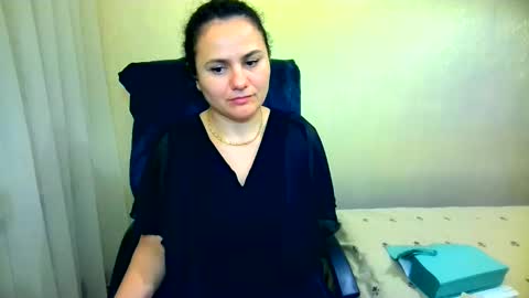 Snapshot of bililay chatting on April 24, 9:17 pm DOM NIKA online show from April 24, 9:17 pm