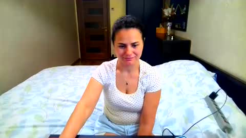 Snapshot of bililay chatting on May 23, 9:41 pm DOM NIKA online show from May 23, 9:41 pm