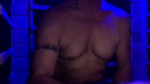 Snapshot of billy471 chatting on December 5, 3:39 pm billy471 online show from December 5, 3:39 pm