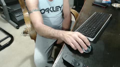 Snapshot of billy471 chatting on December 7, 8:27 pm billy471 online show from December 7, 8:27 pm