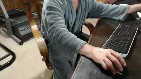 Snapshot of billy471 chatting on December 28, 12:24 pm billy471 online show from December 28, 12:24 pm