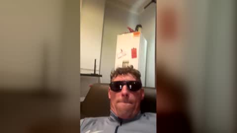 billy890889 online show from May 16, 11:31 am