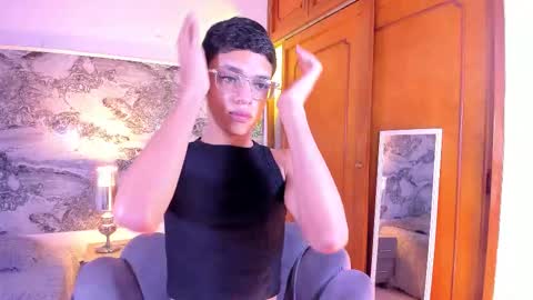 Snapshot of billy_jamees chatting on January 18, 11:58 am Sam online show from January 18, 11:58 am