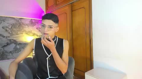 Snapshot of billy_jamees chatting on February 8, 12:08 pm Sam online show from February 8, 12:08 pm