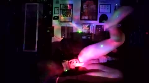 billygunn13 online show from November 30, 4:33 pm