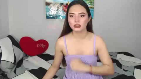 Snapshot of bioginthe619 chatting on February 1, 2:37 pm Kate online show from February 1, 2:37 pm