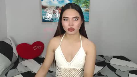 Snapshot of bioginthe619 chatting on February 18, 4:47 pm Kate online show from February 18, 4:47 pm