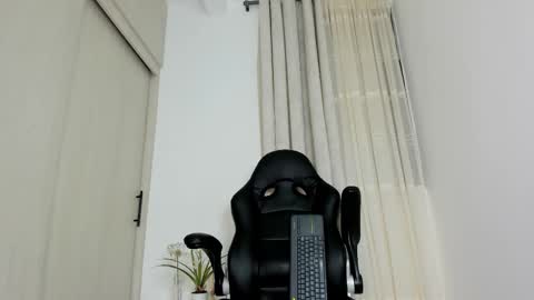 Biscuit oliva online show from March 12, 2:01 pm