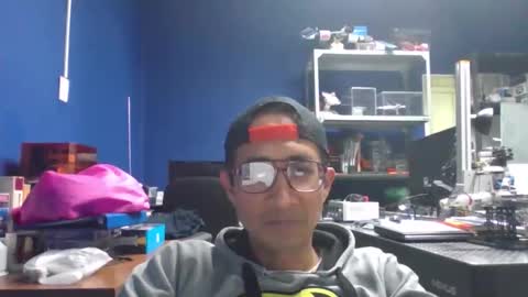 Manu O online show from April 17, 8:45 pm