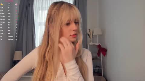 Snapshot of bitehoneyice chatting on February 13, 7:37 am Jane online show from February 13, 7:37 am