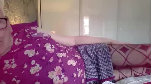 Snapshot of bittyp58 chatting on April 9, 10:42 am bittyp58 online show from April 9, 10:42 am