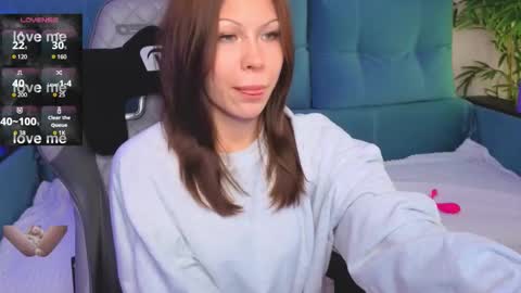 Julia online show from November 14, 2:38 pm