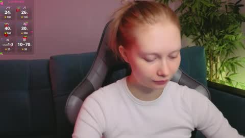 Julia online show from March 29, 2:33 am