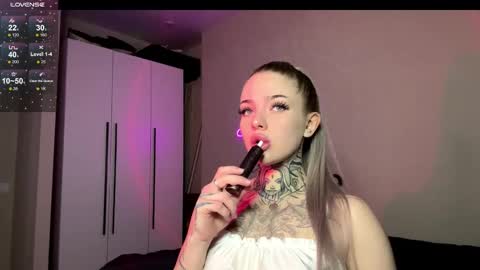 Snapshot of bklfeya chatting on November 17, 5:52 pm bklfeya online show from November 17, 5:52 pm