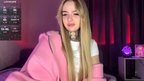 Snapshot of bklfeya chatting on February 4, 5:41 pm bklfeya online show from February 4, 5:41 pm