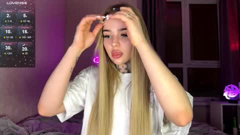 Snapshot of bklfeya chatting on February 8, 6:33 pm bklfeya online show from February 8, 6:33 pm