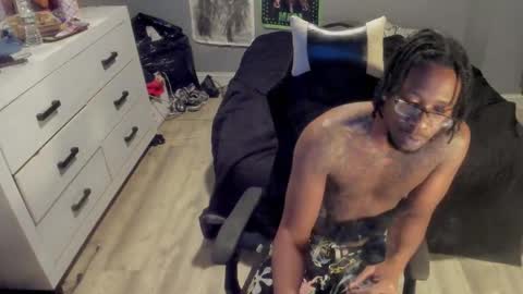 Plant Base Streamers From Pennsylvania online show from December 17, 1:33 am