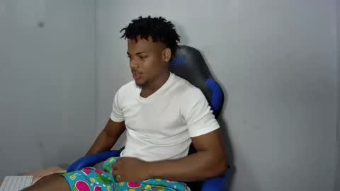Snapshot of black_dicck chatting on June 8, 5:24 pm tu morenito online show from June 8, 5:24 pm