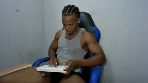 Snapshot of black_dicck chatting on June 26, 2:32 pm tu morenito online show from June 26, 2:32 pm