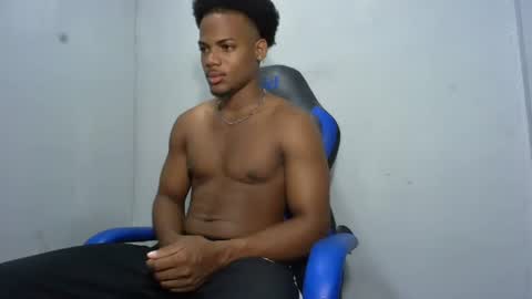 Snapshot of black_dicck chatting on July 14, 3:00 am tu morenito online show from July 14, 3:00 am