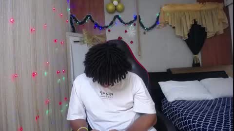 Snapshot of black_king_241 chatting on January 19, 3:54 am black_king_241 online show from January 19, 3:54 am