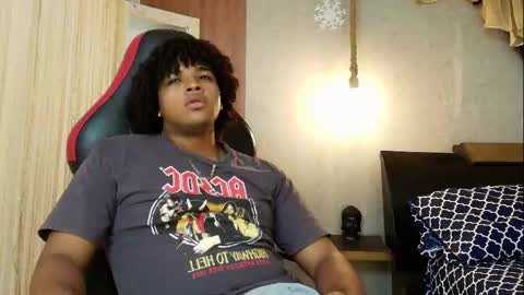 Snapshot of black_king_241 chatting on February 22, 3:07 am black_king_241 online show from February 22, 3:07 am