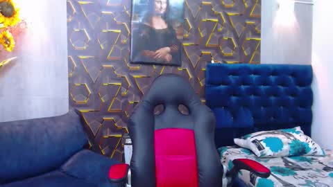 Snapshot of black_king_241 chatting on March 14, 4:29 am black_king_241 online show from March 14, 4:29 am