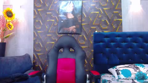 Snapshot of black_king_241 chatting on March 18, 3:31 am black_king_241 online show from March 18, 3:31 am