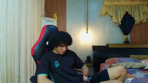 Snapshot of black_king_241 chatting on April 4, 10:51 pm black_king_241 online show from April 4, 10:51 pm