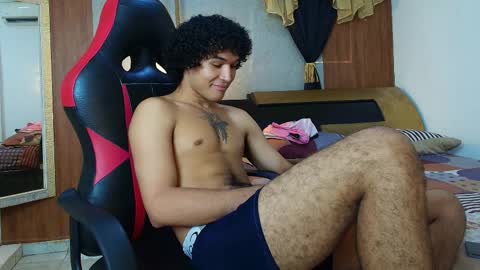 Snapshot of black_king_241 chatting on April 10, 8:35 pm black_king_241 online show from April 10, 8:35 pm