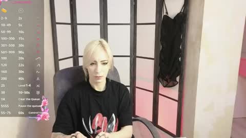 Emily online show from April 22, 8:28 am