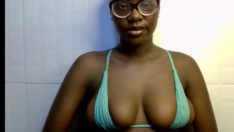 Snapshot of black_petitqueen12 chatting on November 20, 6:57 am BLACK online show from November 20, 6:57 am
