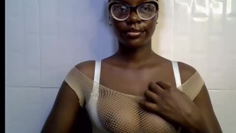 Snapshot of black_petitqueen12 chatting on November 24, 7:41 am BLACK online show from November 24, 7:41 am