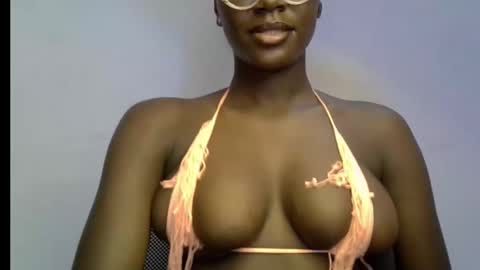 Snapshot of black_petitqueen12 chatting on December 16, 7:08 pm BLACK online show from December 16, 7:08 pm