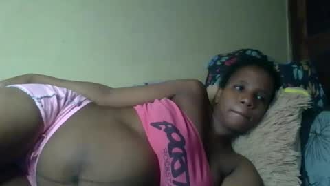 Snapshot of black_queen0111254 chatting on April 23, 12:51 pm Blackqueen online show from April 23, 12:51 pm