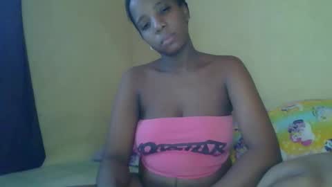 Snapshot of black_queen0111254 chatting on April 24, 9:01 am Blackqueen online show from April 24, 9:01 am