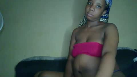 Snapshot of black_queen0111254 chatting on April 30, 5:14 am Blackqueen online show from April 30, 5:14 am