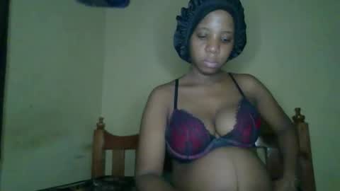 Snapshot of black_queen0111254 chatting on May 4, 6:20 am Blackqueen online show from May 4, 6:20 am