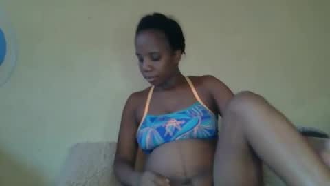 Snapshot of black_queen0111254 chatting on May 6, 10:53 am Blackqueen online show from May 6, 10:53 am