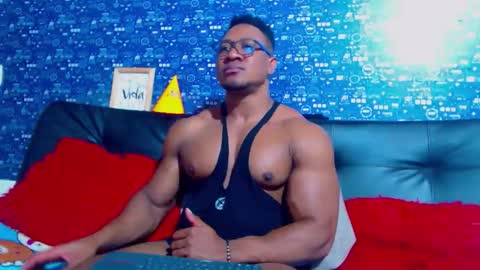 duglas online show from December 14, 7:18 pm