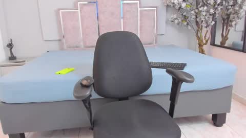 Snapshot of blackbiecock chatting on March 8, 6:43 am blackbiecock online show from March 8, 6:43 am