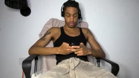 Snapshot of blackbulltitus chatting on June 12, 2:32 am BlackBullTitus online show from June 12, 2:32 am