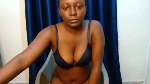 Snapshot of blackcyn chatting on March 3, 12:39 am Cynthia online show from March 3, 12:39 am