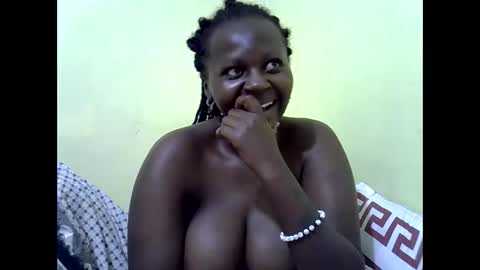 Snapshot of blackdollshe chatting on June 9, 9:59 pm Sheila online show from June 9, 9:59 pm
