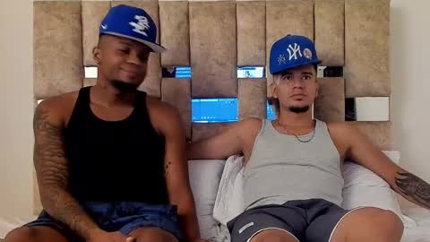 Snapshot of blackdreams1__ chatting on December 17, 10:54 pm Black Dreams online show from December 17, 10:54 pm